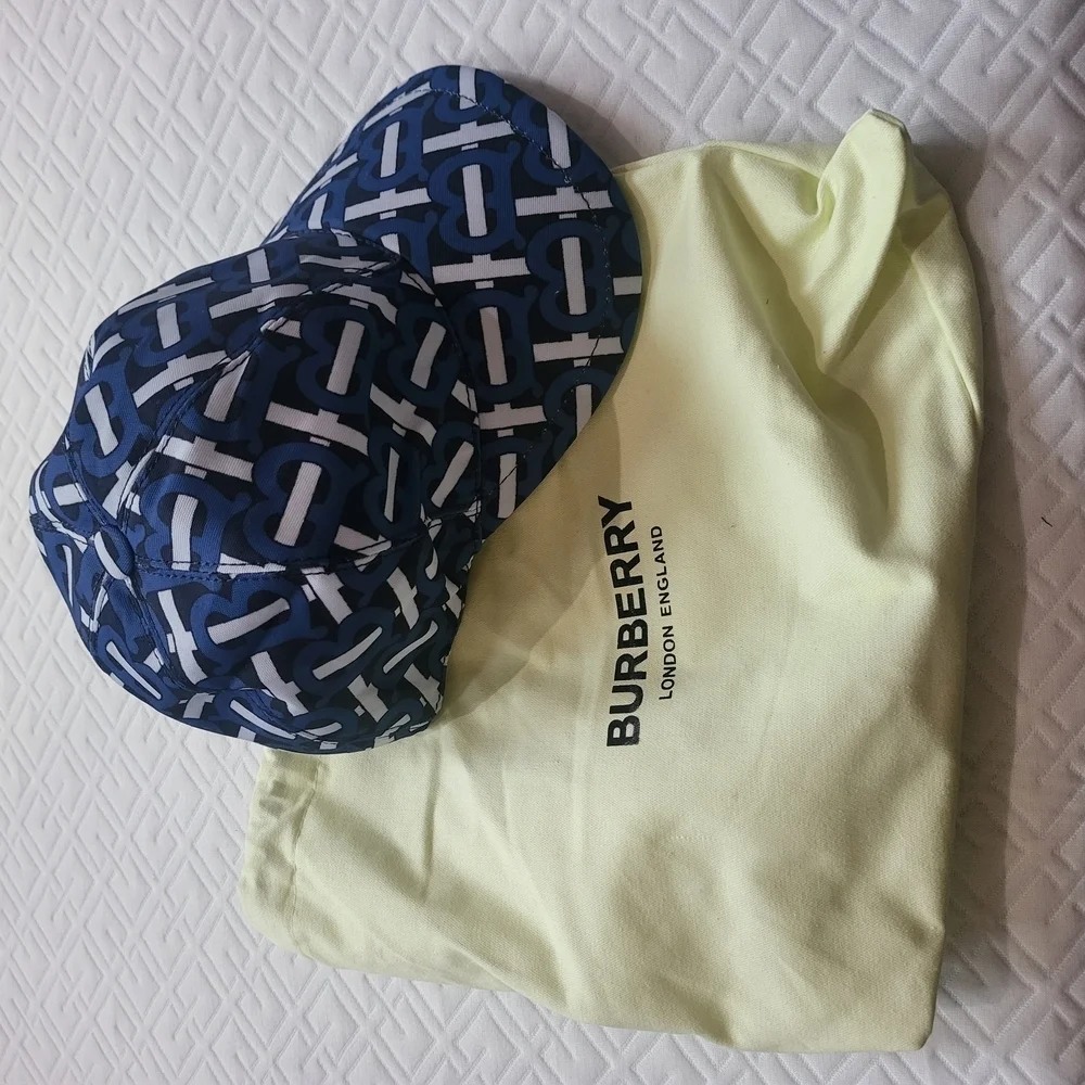 Burberry Blue and White Hat NO CUSTOMS TAX) BURBERRY blue & white check nylon & wool  main image 2